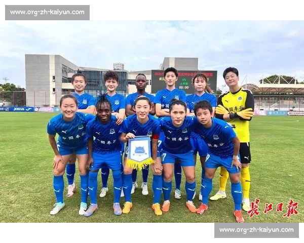 湖北省第十七届龙舟大赛圆满收官 江汉大学、中国车谷龙舟队摘金 国际队伍首秀引关注